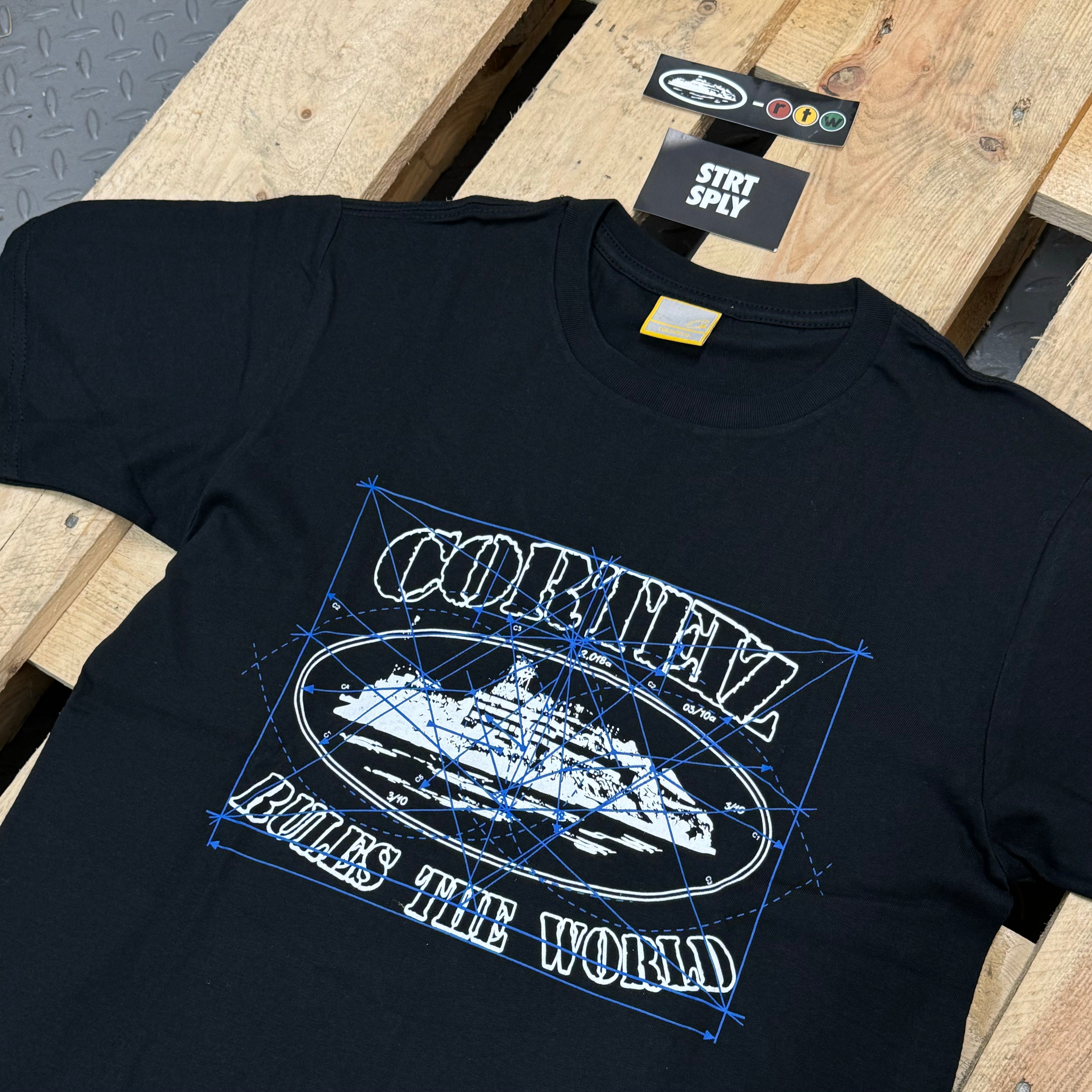 Corteiz RTW Alcatraz Math T Shirt - Black / White