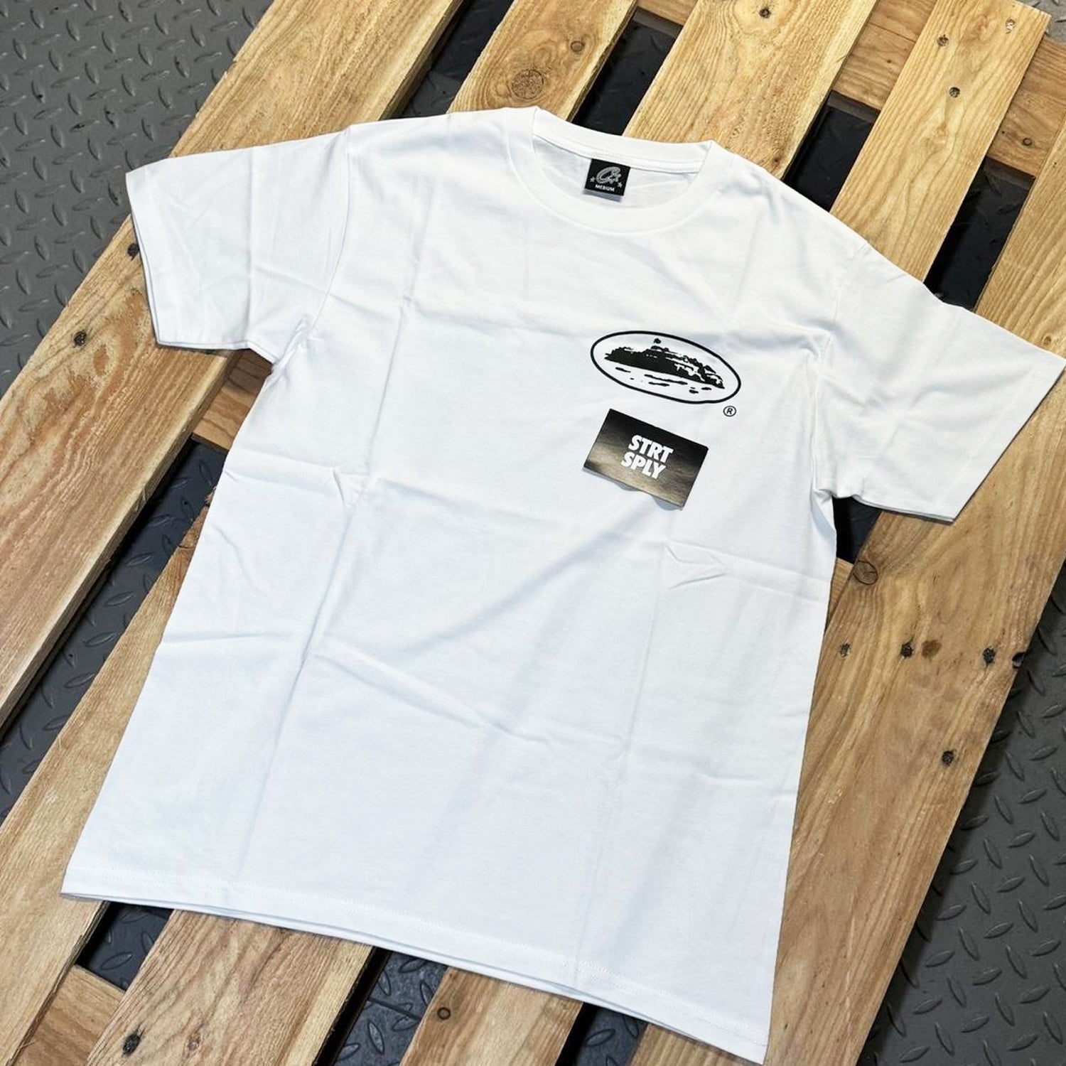 Corteiz RTW OG Island T-Shirt - White / Black